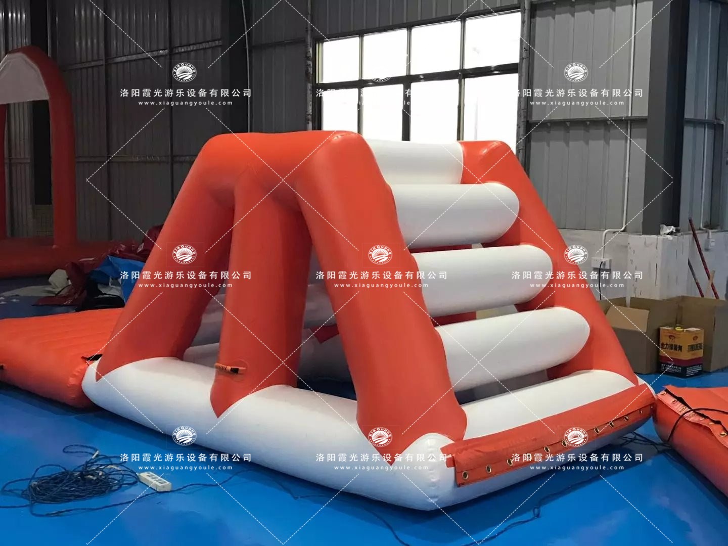 望江水上闯关设施